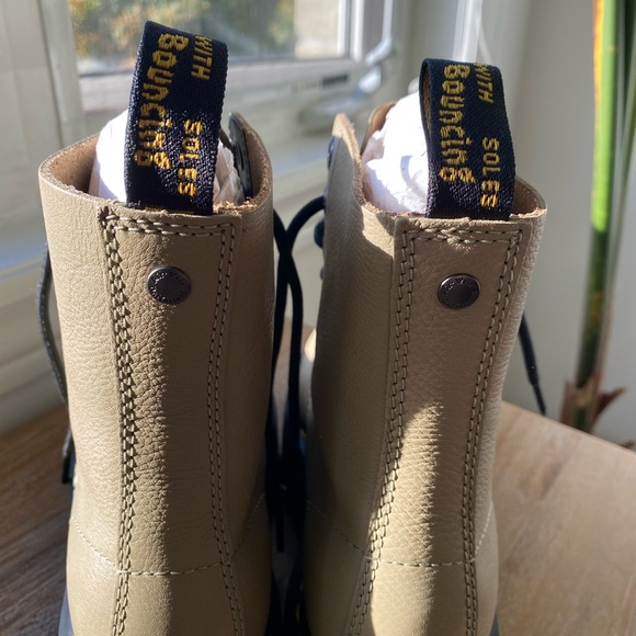 Doc Martens 1460 Max Leather Platform Boots - Pale Olive - Pisa - Picture 9 of 14